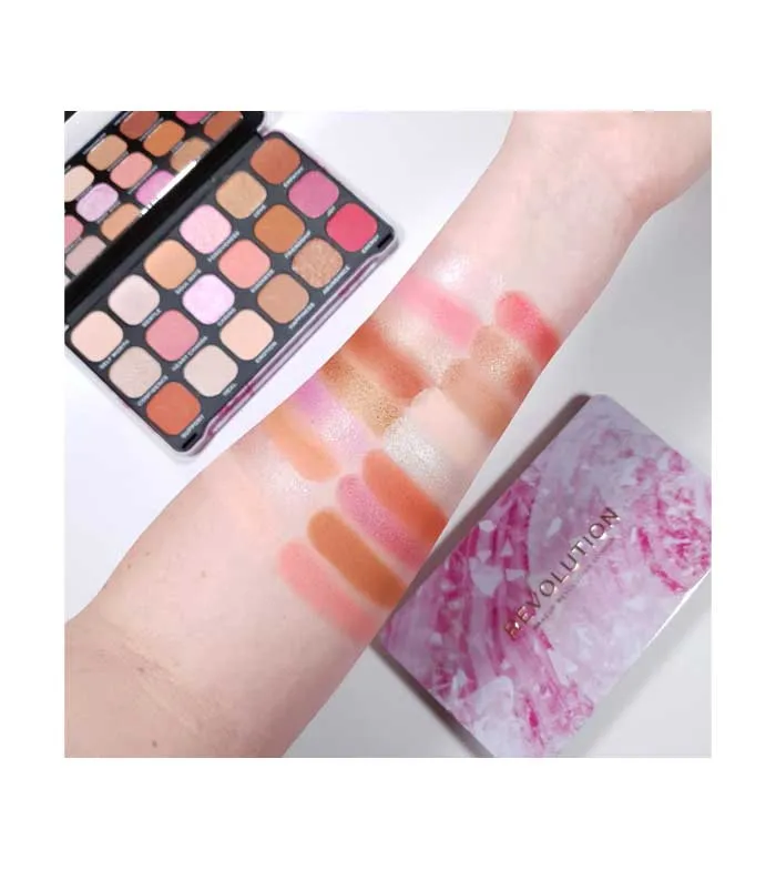 Revolution - *Crystal Aura* - Paleta de sombras Forever Flawless - Rose Quartz