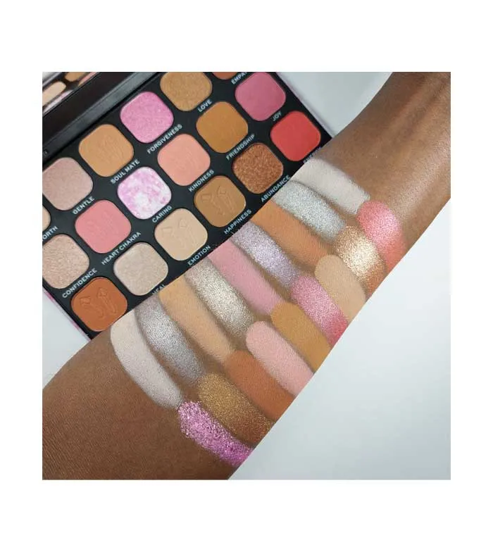 Revolution - *Crystal Aura* - Paleta de sombras Forever Flawless - Rose Quartz